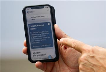 Die Bundesregierung setzt auf eine breite freiwillige Nutzung der neuen Warn-App gegen das neuartige Coronavirus.