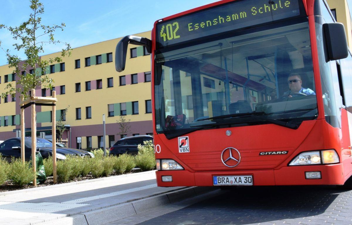 Die Bundesregierung überlegt offenbar, zumindest in einigen Ballungsgebieten testweise die Fahrkarten abzuschaffen. Andreas Jung regt an, auch über andere Maßnahmen nachzudenken.