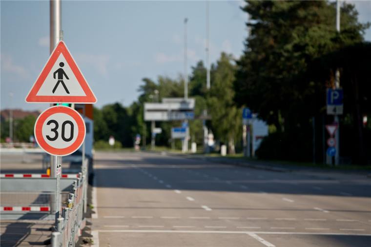 Bund will mehr Zonen für Tempo 30 Die Bundesregierung will mit einer Novelle der Straßenverkehrsordnung die Einführung von Tempo-30-Zonen vereinfachen.