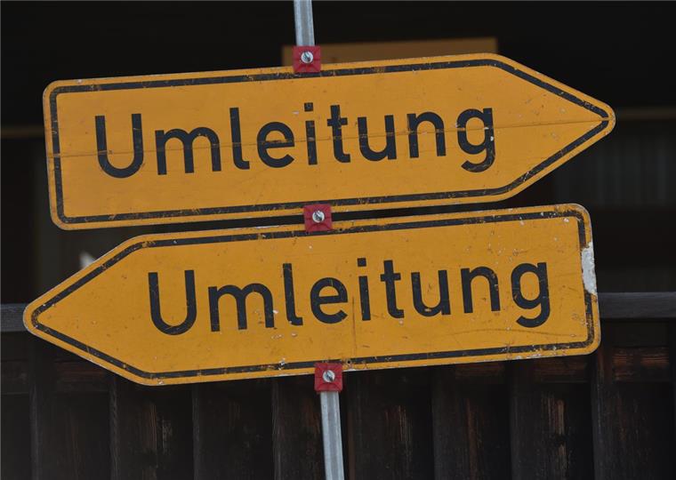 Die Bundesstraße 212 im Bereich der Ortsumgehung Rodenkirchen wird am Dienstag, 23. Oktober, gesperrt. Die Umleitung erfolgt über die alte B 212.