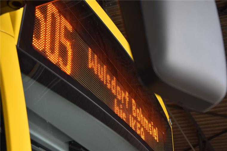 Die Busse von Bremerhaven Bus fahren ab sofort wieder durch die Rickmersstraße.