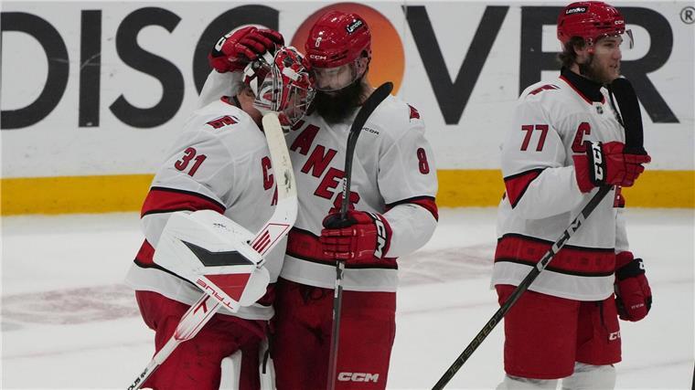 NHL: Sturm und Florida vergeben ersten Matchball Die Carolina Hurricanes vermeiden den „Sweep“ gegen die Florida Panthers.