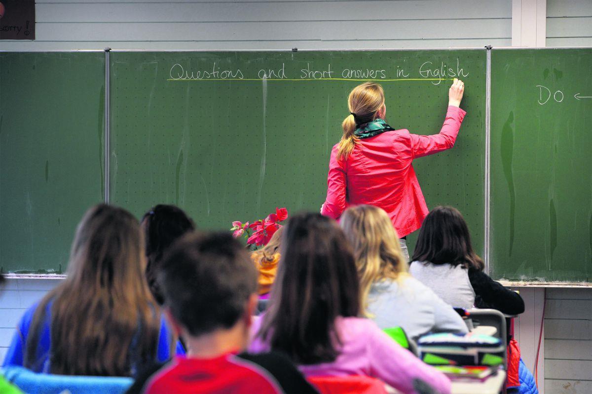 Zum Schulstart sind noch 40 Lehrerstellen frei Die CDU-Bürgerschaftsfraktion fordert eine Qualitätsoffensive für die Schulen.