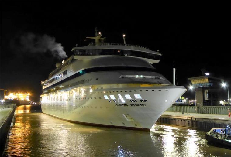 Die „Celestyal Discovery“ hat Bremerhaven in Richtung Griechenland verlassen Die „Celestyal Discovery“ hat am Dienstagabend Bremerhaven verlassen.