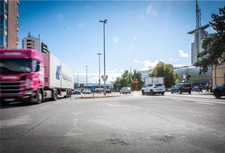 Columbusstraße: Unternehmen für Rückbau Die Columbusstraße zwischen Innenstadt und Havenwelten