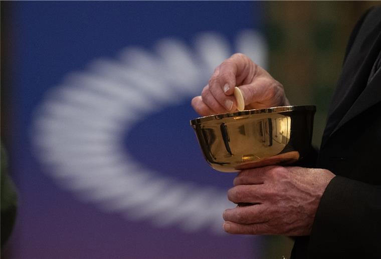 Corona schränkt Messfeiern zu Pfingsten ein Die Corona-Regeln erfordern, dass sich Kirchenbesucher für die Gottesdienste an Pfingsten anmelden müssen.