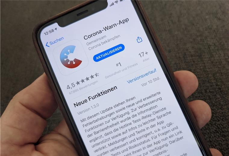 So läuft es aktuell mit der Corona-Warn-App Die Corona-Warn-App meldet Risikobegegnungen - zuletzt hat sie das häufiger in der Stadt Bremerhaven und im Landkreis Cuxhaven gemacht.