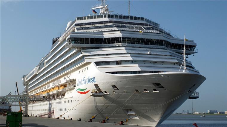 Deutschlands kürzeste Kreuzfahrt: Costa legt ab Bremerhaven nach Die „Costa Favolosa“ kommt in diesem Jahr achtmal nach Bremerhaven.
