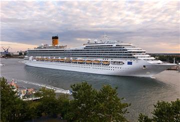 Die „Costa Fortuna“ soll zwischen Mai und September 14 Mal Bremerhaven besuchen - zurzeit fährt sie ohne Passagiere von Asien nach Europa.