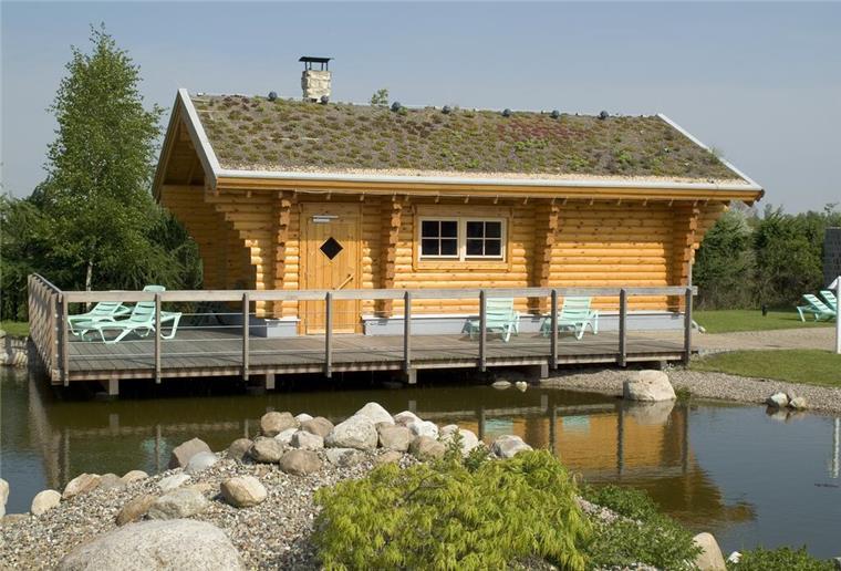 Sauna-Fans in Bad Bederkesa können schon mal die Badetücher rauslegen Sieht hübsch aus, kann aber seit Mai dieses Jahres nicht mehr benutzt werden: die Dachkonstruktion der Blockhaussauna auf dem Gelände der Moor-Therme ist nicht sicher.