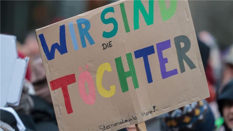 „Wir sind das Stadtbild“ - Demos in Bremen und Niedersachsen Die Demonstranten reagieren auf eine umstrittene Äußerung des Kanzlers.