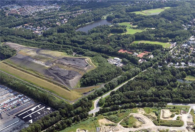 Nach Brand auf Deponie: CDU fordert neuen Standort für Zwischenlager Die Deponie Grauer Wall: Nach dem Brand ist eine Diskussion um den Standort des Hausmüll-Zwischenlagers entbrannt.