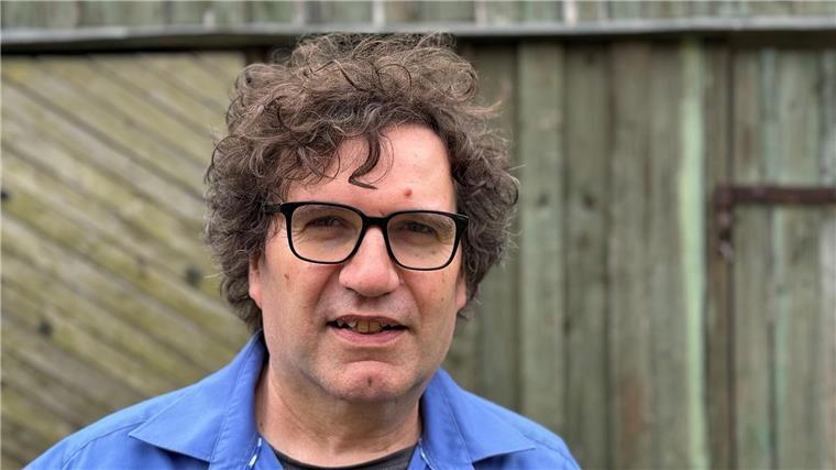 Büchner-Preis für Autor Egger - „Nachricht als Glücksgefühl“ Die Deutsche Akademie für Sprache und Dichtung sieht in Egger einen Autoren, der die Grenzen der Literaturproduktion überschreitet und erweitert.