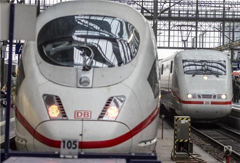 Die Deutsche Bahn wird die Preise im Fernverkehr erhöhen.