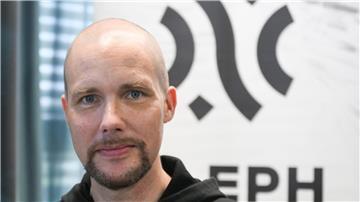 Die Deutsche Bank investiert in das von Jonas Andrulis gegründete KI-Start-up Aleph Alpha.