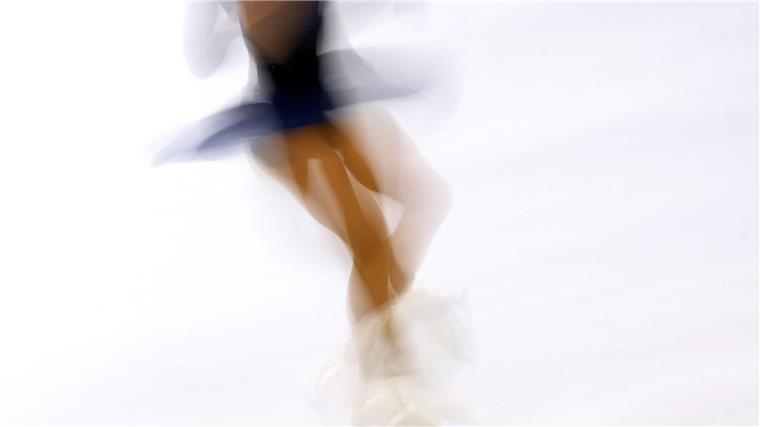 Russen-Rückkehr im Eiskunstlauf: Verband zeigt Verständnis Die Deutsche Eislauf-Union kann die Entscheidung nachvollziehen, Russen und Belarussen für die Olympia-Quali unter strengen Auflagen zuzulassen.