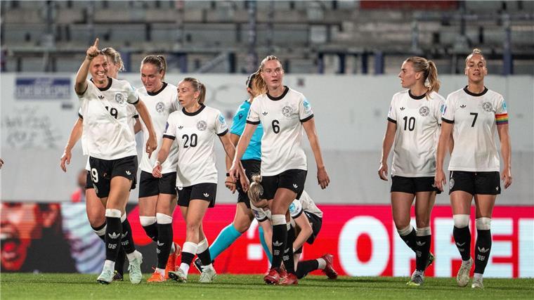 Die deutsche Frauen-Nationalmannschaft spielt am Freitag ihr erstes Spiel bei der Fußball-EM gegen Polen.