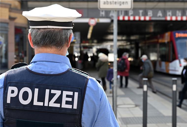 Gewerkschaft befürchtet gefährliche Einsätze für Polizisten Die Deutsche Polizeigewerkschaft befürchtet, dass es unruhige Ostertage für die Ordnungshüter geben könnte.
