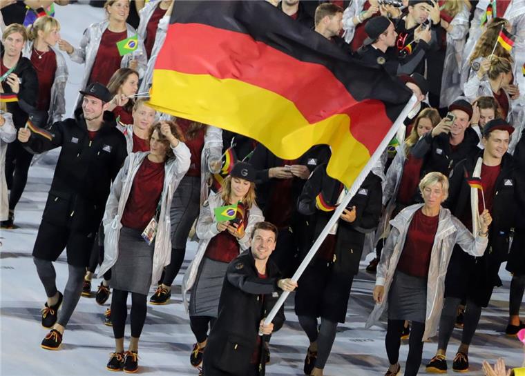 Olympia 2016: Deutsche Sportler modisch noch nicht goldverdächtig Die deutschen Athleten ernten für ihr Olympia-Outfit viel Spott.