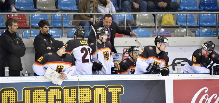 DEB-Junioren verpassen den Aufstieg in die Topgruppe Die deutschen Eishockey-Junioren haben bei der U20-WM in Bremerhaven den Aufstieg verpasst. Foto Scheschonka