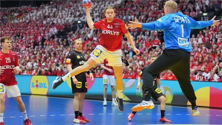 „Auf den Hintern bekommen“: Handballer unterliegen Dänemark Die deutschen Handballer haben bei der WM gegen Gold-Favorit Dänemark verloren.