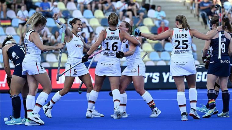 Bei der Heim-EM im Halbfinale Die deutschen Hockeyspielerinnen spielen am Freitag bei der EM im Halbfinale gegen Belgien.
