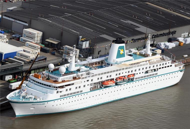 Die „Deutschland“ liegt in Bremerhaven Das Kreuzfahrtschiff "Deutschland" liegt in Bremerhaven.