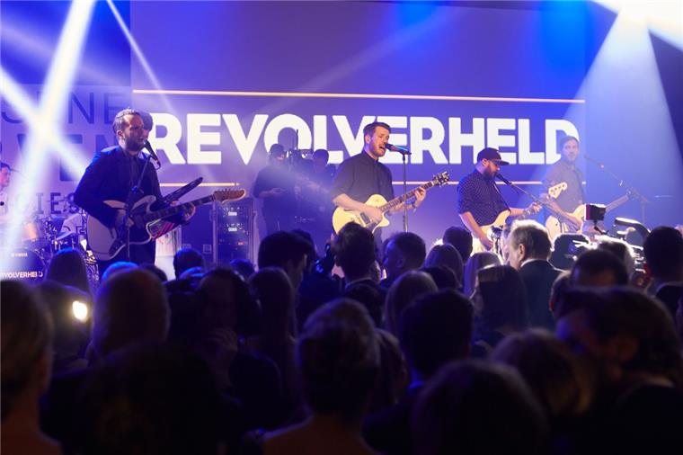 Instagram-Story: nord24 zeigt euch exklusive Backstage-Aufnahmen von Revolverheld Die Deutschrock-Band "Revolverheld" kommt am Sonntag nach Worpswede - und wir zeigen euch exklusive Backstage-Eindrücke auf Instagram.