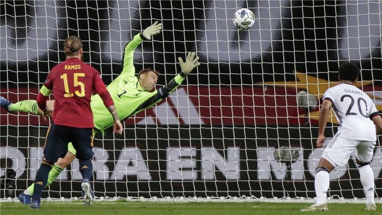 Völler als Spanien-Faktor - Löws langes Leiden Die DFB-Elf trifft im EM-Viertelfinale auf Spanien.