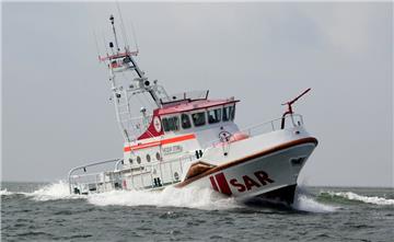 Die DGzRS hat zwei Schwerverletzte auf der Nordsee gerettet.