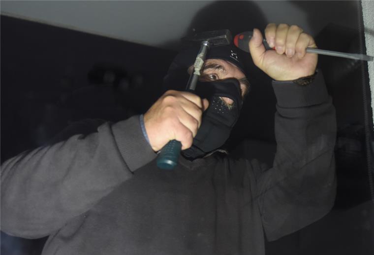 Diebe nehmen sich Bauernhof in Schiffdorf-Sellstedt vor Die Diebe haben unter anderem eine Werkstatt aufgebrochen.
