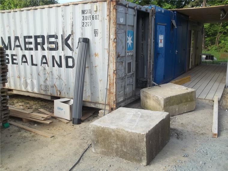 Schon wieder! Baucontainer in Geestemünde aufgebrochen Die Diebe hebelten zwei tonnenschwere Betonklötze zur Seite, um in Geestemünde einen Container aufzubrechen.