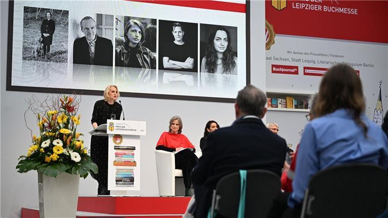 Leipziger Buchmesse eröffnet - Barbi Marković ausgezeichnet Die diesjährige Messe ist die erste unter der Führung der neuen Direktorin Astrid Böhmisch.