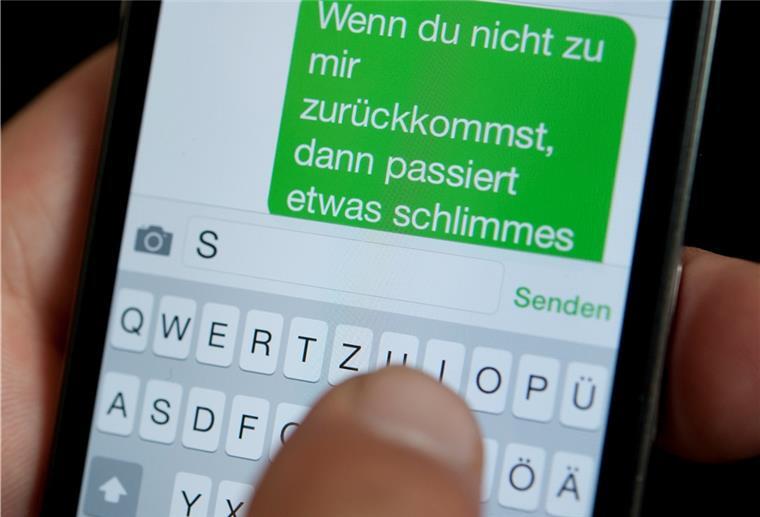 Wenn digitale Medien zur Plattform für Gewalt werden Eine SMS.