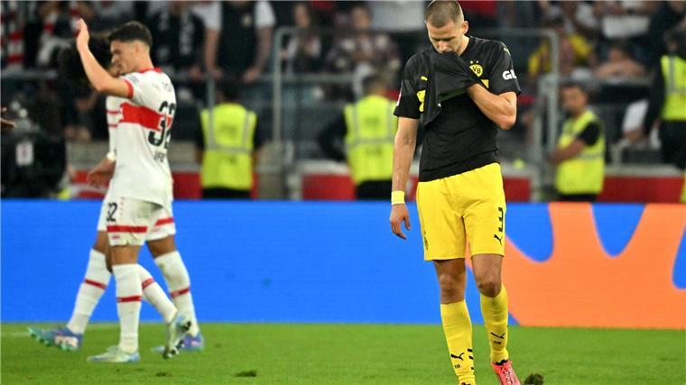 Dortmunder „Nicht-Leistung“: BVB geht in Stuttgart unter Die Dortmunder verließen das Stuttgarter Stadion bitter enttäuscht.