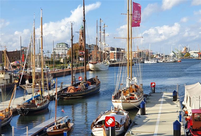 Bremerhaven: Open Ship auf der Dreimastbark „Artemis“ Traditionsschiffe liegen im Neuen Hafen von Bremerhaven