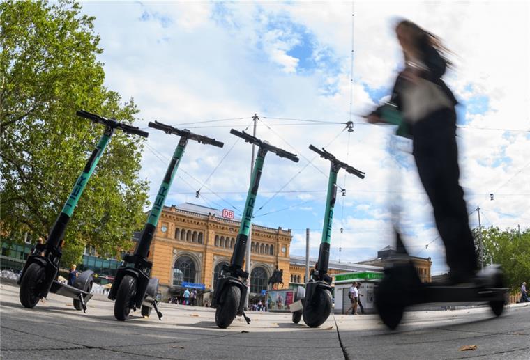 E-Scooter-Anbieter dünnen Flotte aus Die E-Scooter-Anbieter haben ihre Flotten in der Corona-Krise verkleinert.