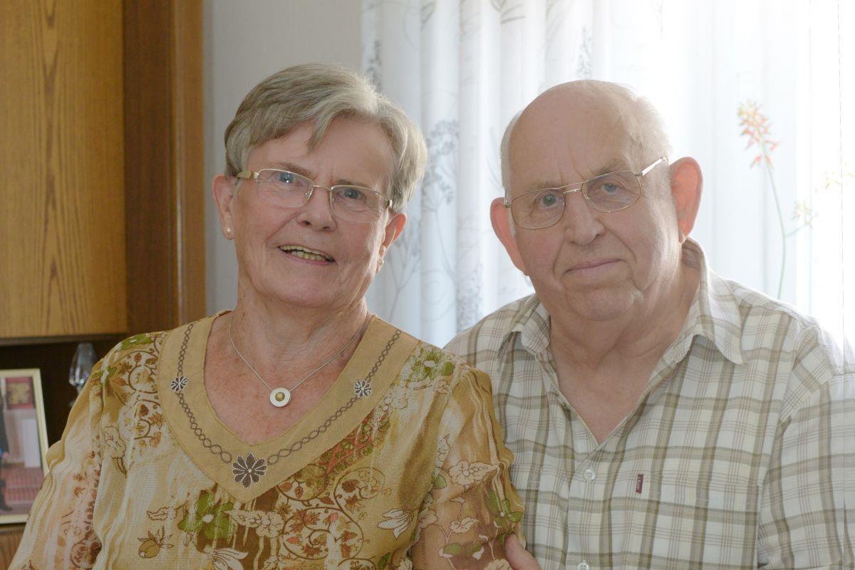 Die Eheleute Stürcken aus Geestemünde feiern Diamantene Hochzeit.