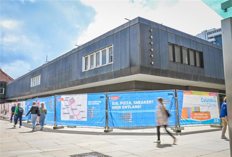 Investor ist schon wieder weg: Stadt will Karstadt-Gelände nun selbst entwickeln Die ehemalige Karstadt-Immobilie in Bremerhavens Innenstadt.