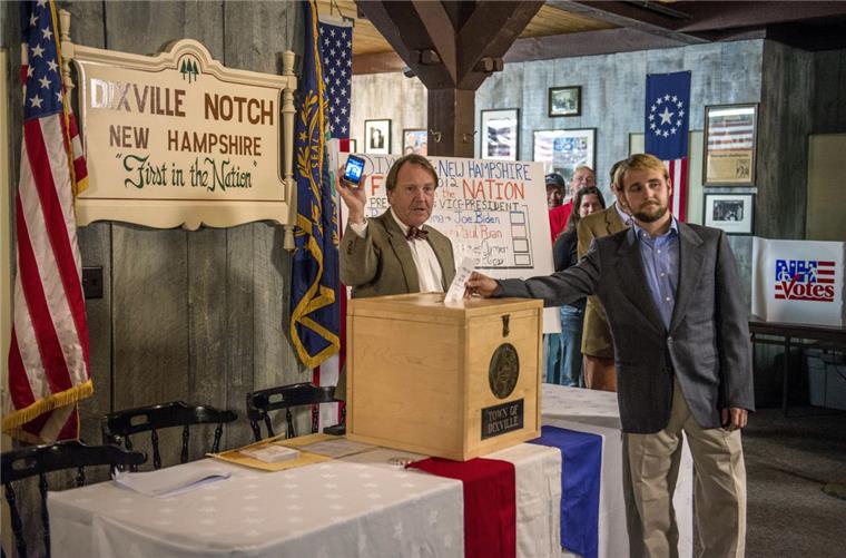 Dieser winzige Ort in den USA hat schon gewählt Die Einwohner von Dixville Notch (New Hampshire) sind um Mitternacht die ersten US-Bürger, die bei der Wahl ihre Stimmen abgeben können.