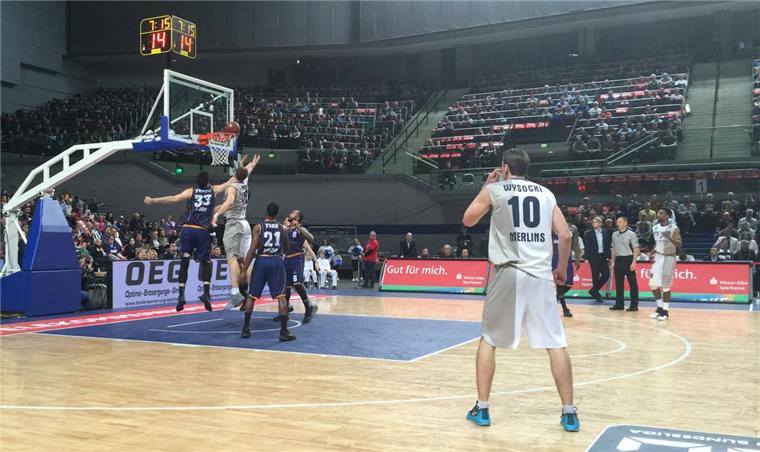 Die Eisbären Bremerhaven haben den Klassenerhalt in der Basketball-Bundesliga nach dem Sieg gegen Crailsheim so gut wie sicher. Foto Berlinke