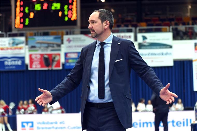 Die Eisbären Bremerhaven sollen sich von Trainer Sebastian Machowski getrennt haben.