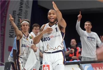 Die Eisbären gewannen das Kellerduell gegen Paderborn und feierten den zweiten Heimsieg in Folge.