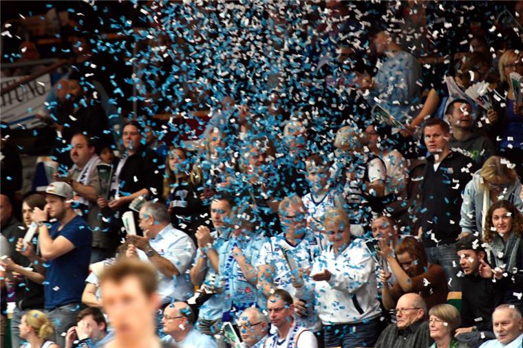 Die Eisbären locken mit ihren Heimspielen weniger Zuschauer an als in der vergangenen Saison. Foto Scheer