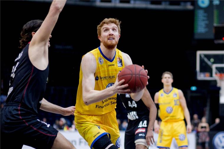 Groselle räumt bei den Eisbären unter den Körben auf Die Eisbären setzen auf Geoffrey Groselle. Der Center wechselt aus Braunschweig zu den Seestadt-Korbjägern. Foto Imago