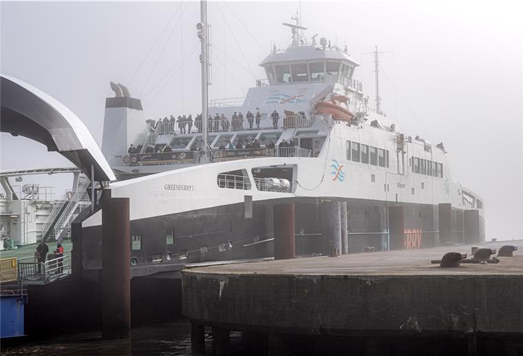 Cuxhaven: Elbfähre nach Brunsbüttel stellt Betrieb ein Die neue Fähre «Greenferry I» liegt im Hafen. Erstmals seit 2017 wird wieder eine Fähre zwischen Cuxhaven und Brunsbüttel pendeln.