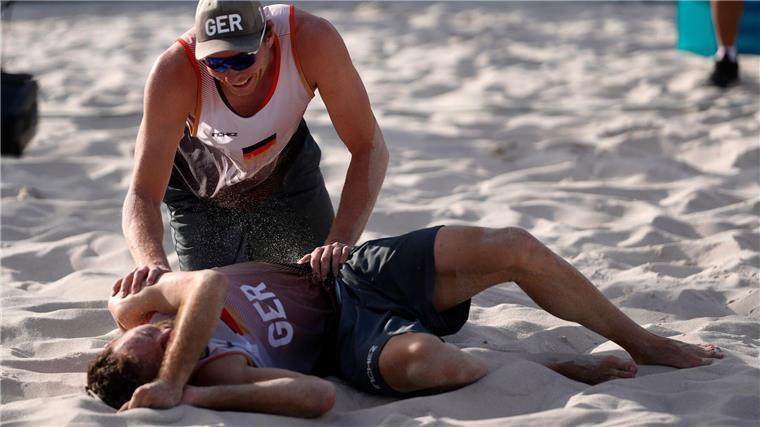 „Nie aufgegeben“: Beach-Duo Ehlers und Wickler jetzt um Gold Die Emotionen waren groß bei den Hamburgern.