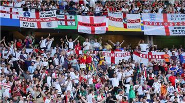 Die englischen Fans könnten in Berlin den ersten Titel seit 58 Jahren bejubeln. 