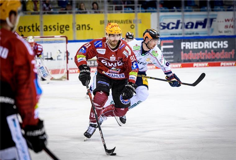 Die ersatzgeschwächten Fischtown Pinguins (hier Miha Verlic) hatten es schwer gegen die Eisbären Berlin. 