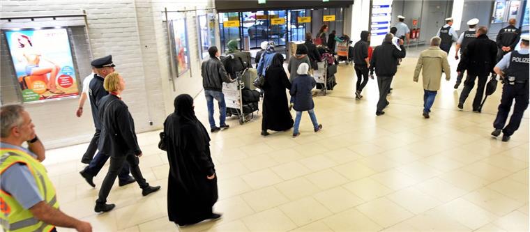 Zahl des Tages: 16 Syrer in Deutschland gelandet